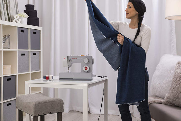 Singer | Heavy Duty 4411 Sewing Machine with 11 Built-in Stitches, Metal Frame and Stainless Steel