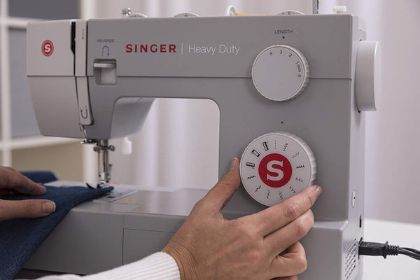 Singer | Heavy Duty 4411 Sewing Machine with 11 Built-in Stitches, Metal Frame and Stainless Steel