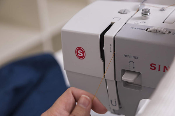 Singer | Heavy Duty 4411 Sewing Machine with 11 Built-in Stitches, Metal Frame and Stainless Steel